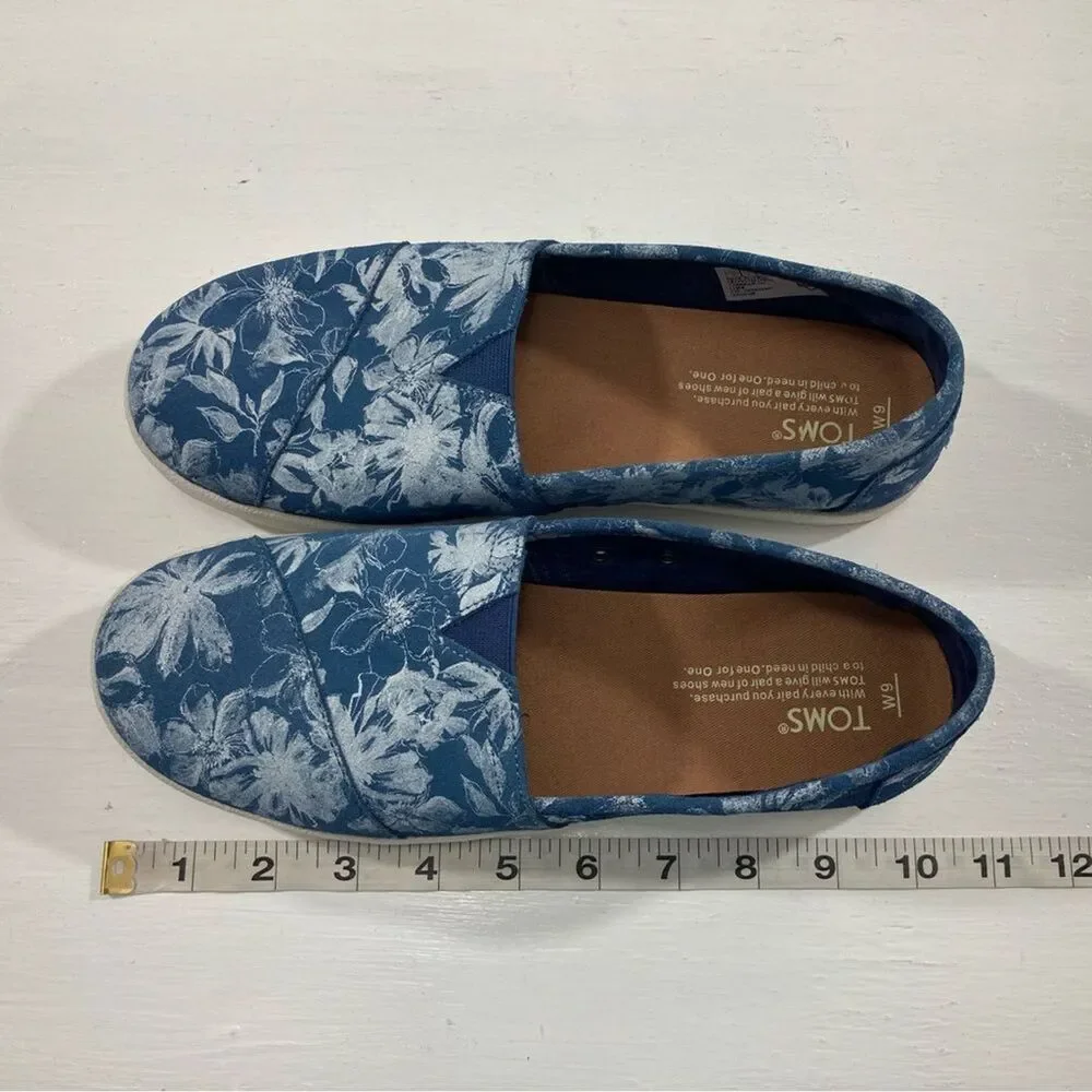 TOMS Avalon Slip On Sneakers Womens 9 Blue Suede Floral Print Casual Comfort